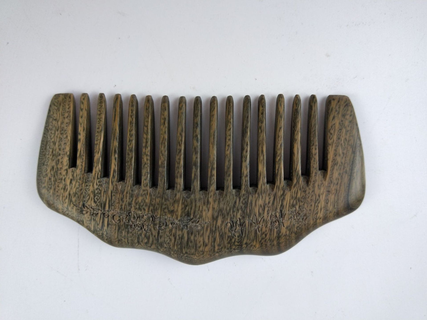 The Sandalwood Serenity Comb